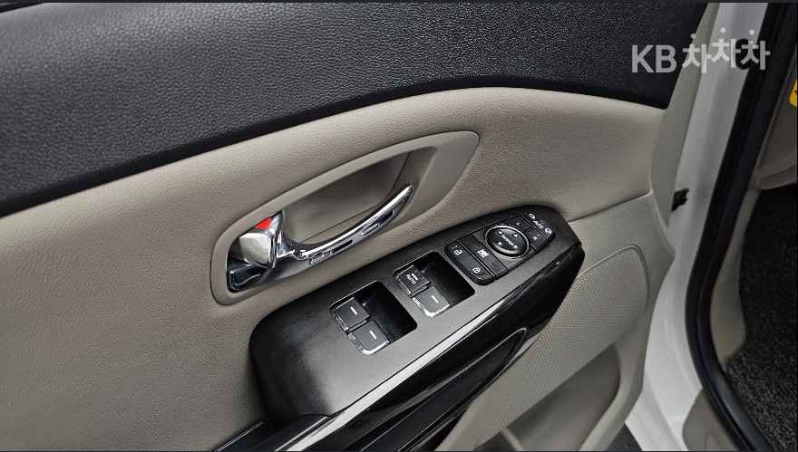 Kia Carnival — miniaturë 18