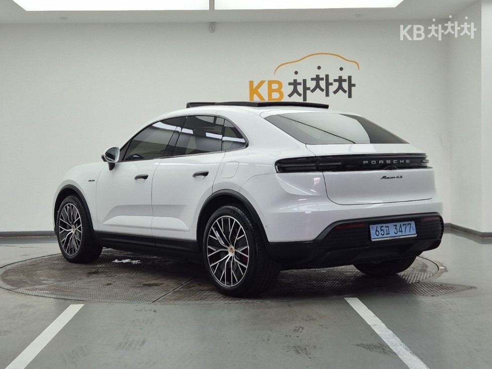 Porsche Macan — miniaturë 3