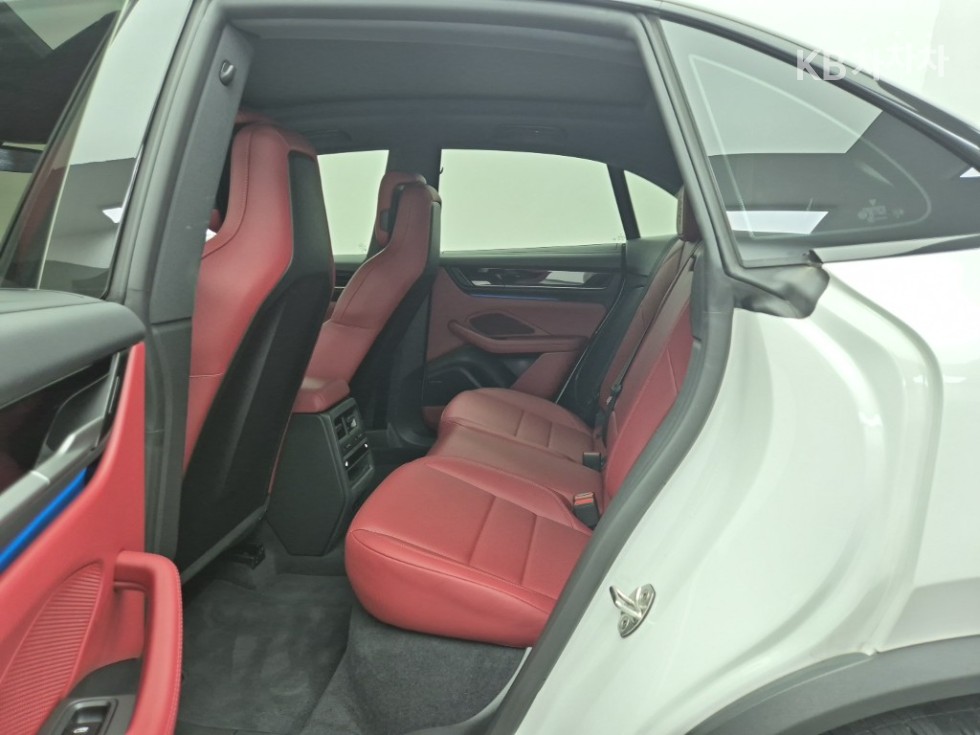 Porsche Macan — miniaturë 12