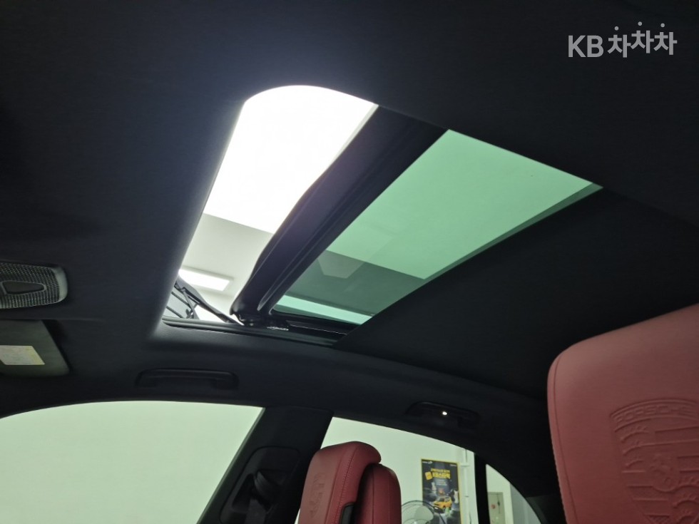 Porsche Macan — miniaturë 13