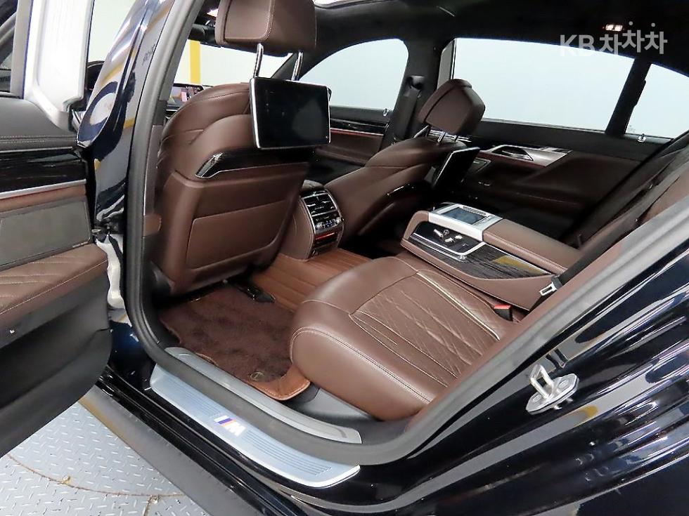 2021 BMW BMW 7 (G11) photo