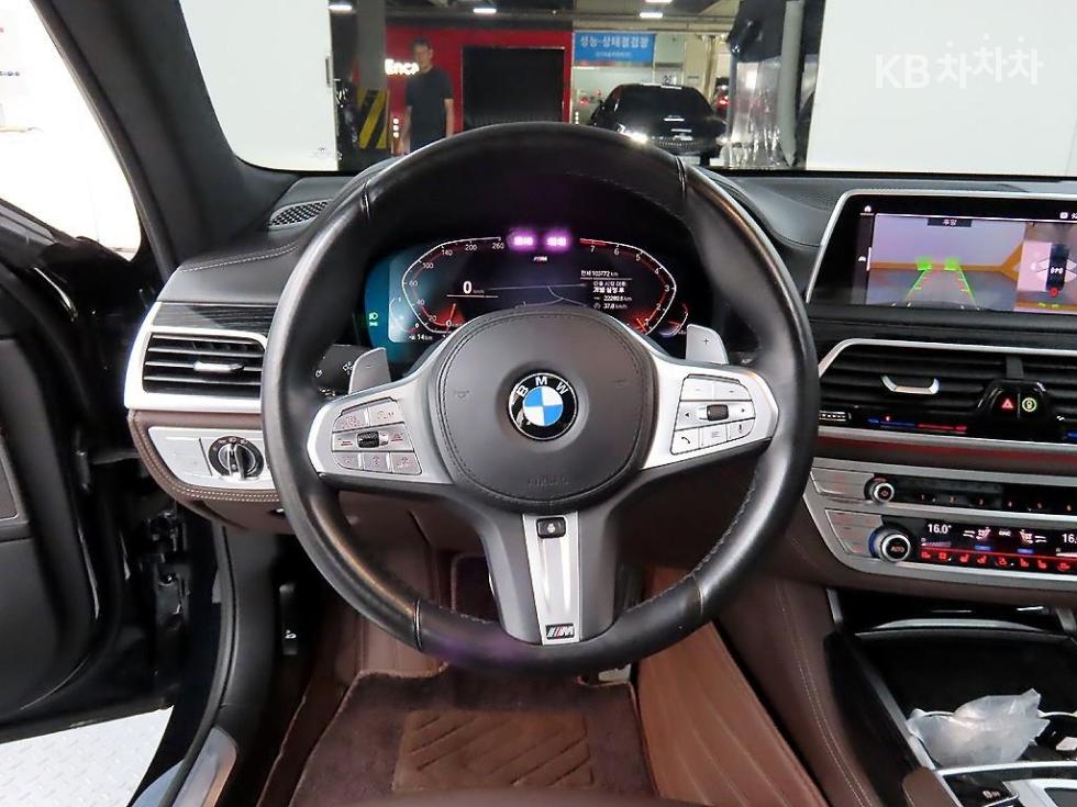 2021 BMW BMW 7 (G11) photo