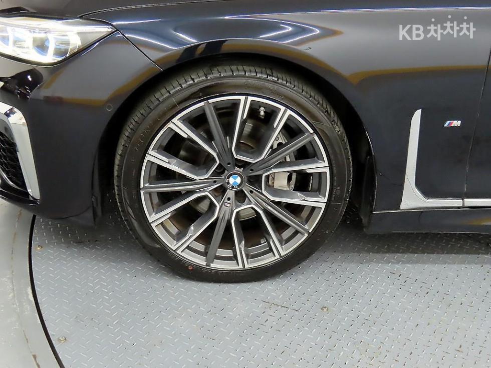 2021 BMW BMW 7 (G11) photo