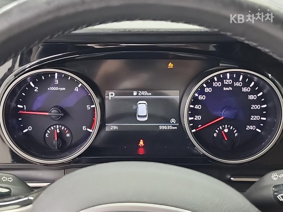 Kia Carnival — miniaturë 6