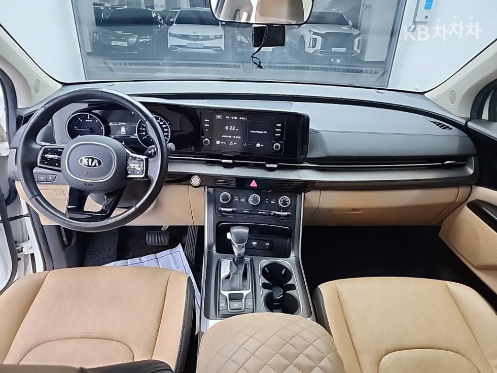 Kia Carnival — miniaturë 7