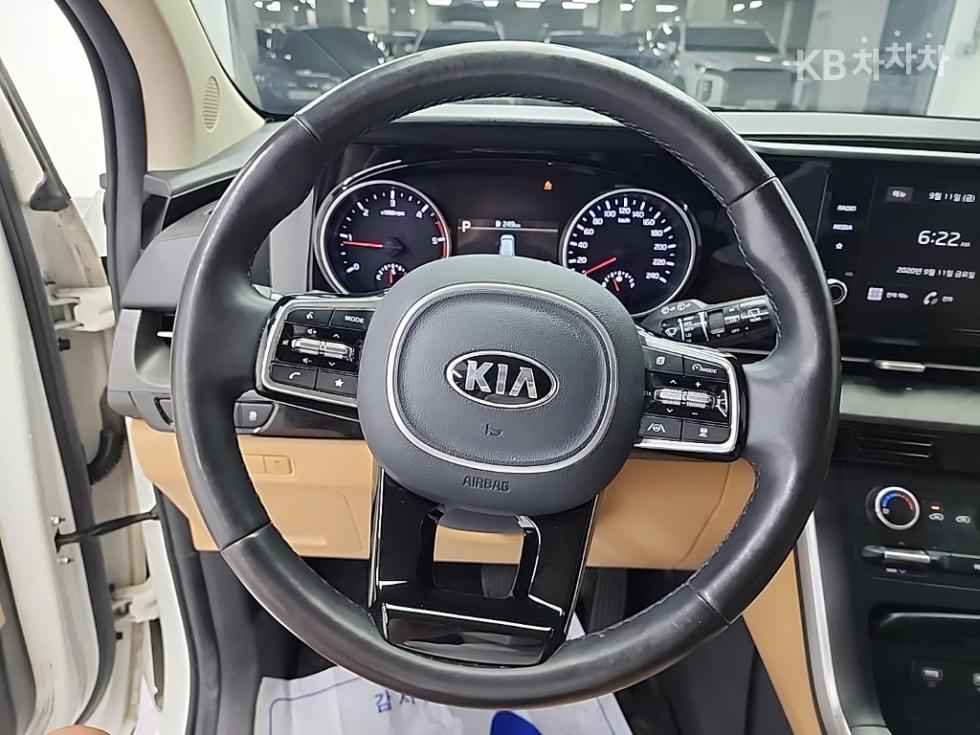 Kia Carnival — miniaturë 9