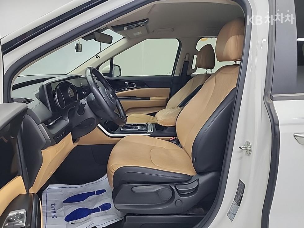 Kia Carnival — miniaturë 11
