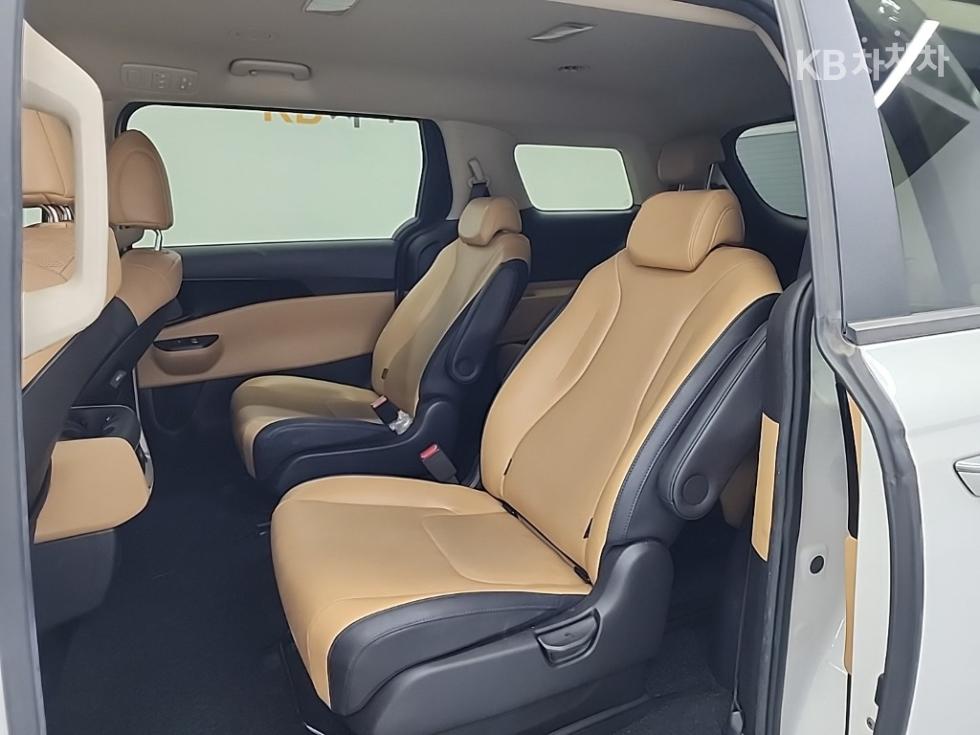 Kia Carnival — miniaturë 12