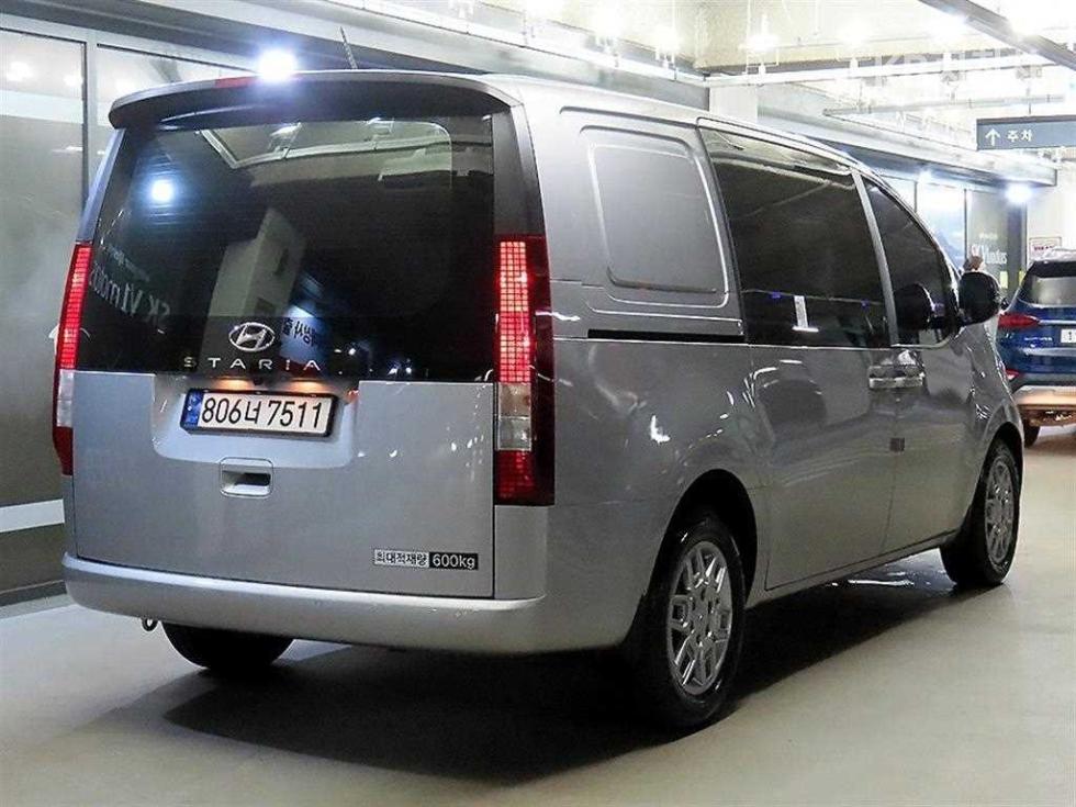 Hyundai Staria — miniaturë 4