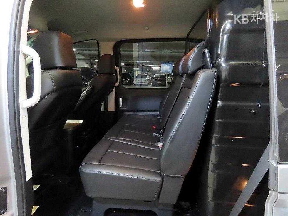 Hyundai Staria — miniaturë 7