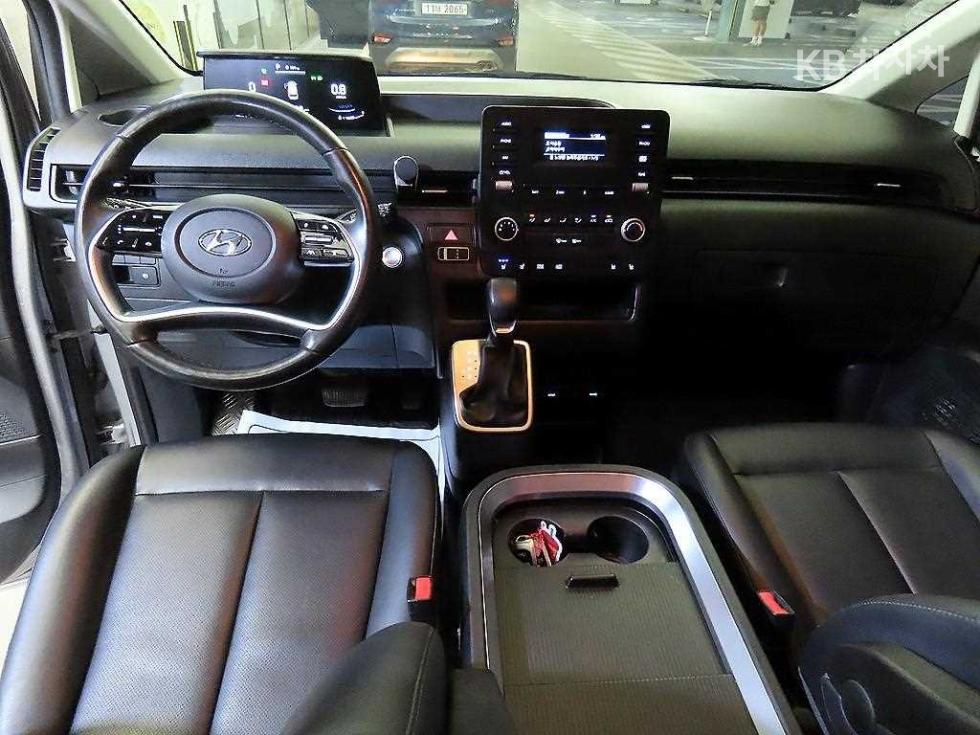 Hyundai Staria — miniaturë 10