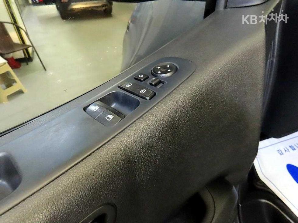 Hyundai Staria — miniaturë 13