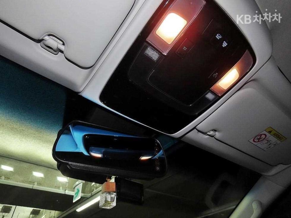 Hyundai Staria — miniaturë 16