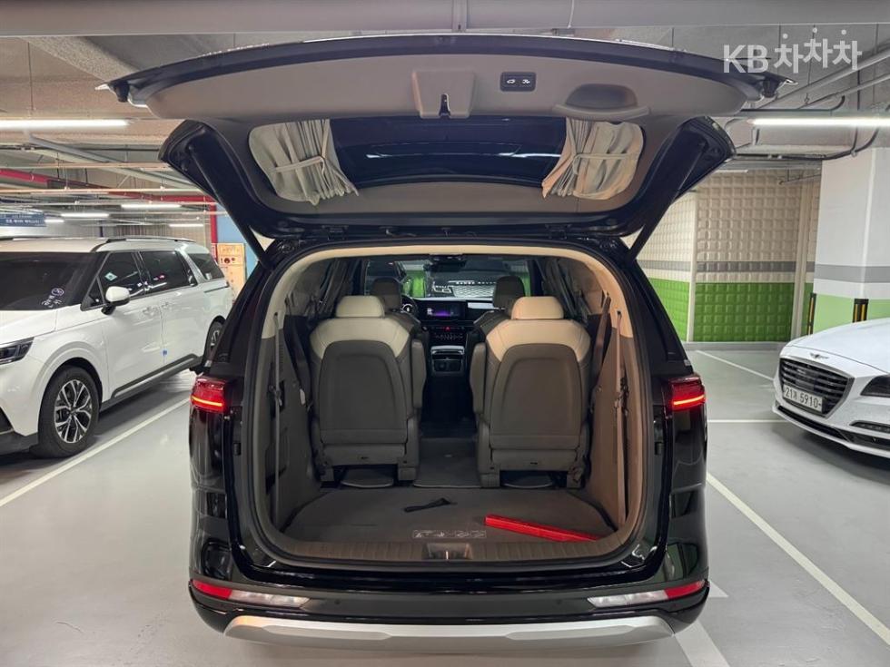 Kia Carnival — miniaturë 5