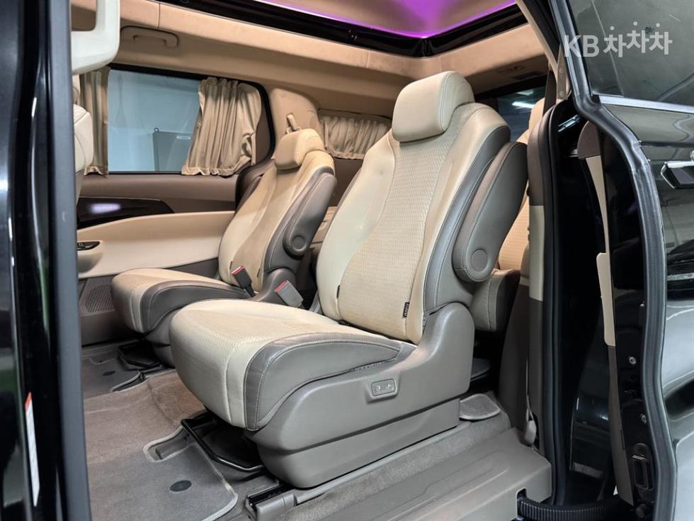 Kia Carnival — miniaturë 7