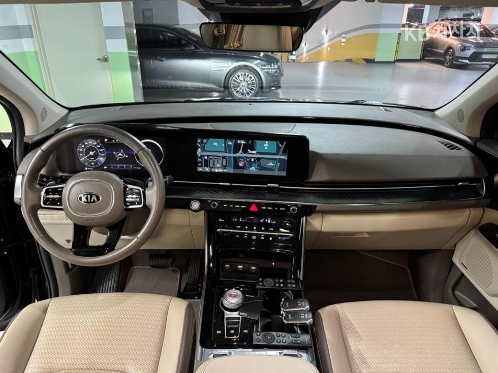 Kia Carnival — miniaturë 8