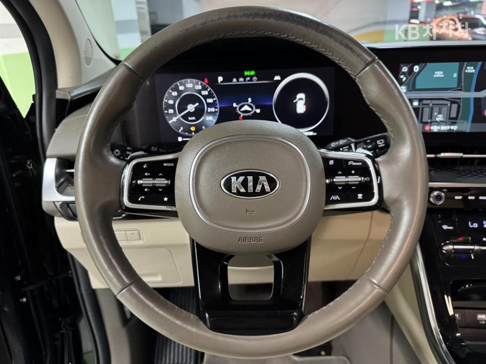 Kia Carnival — miniaturë 10