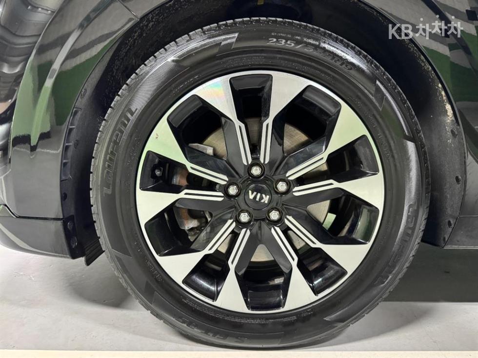 Kia Carnival — miniaturë 19