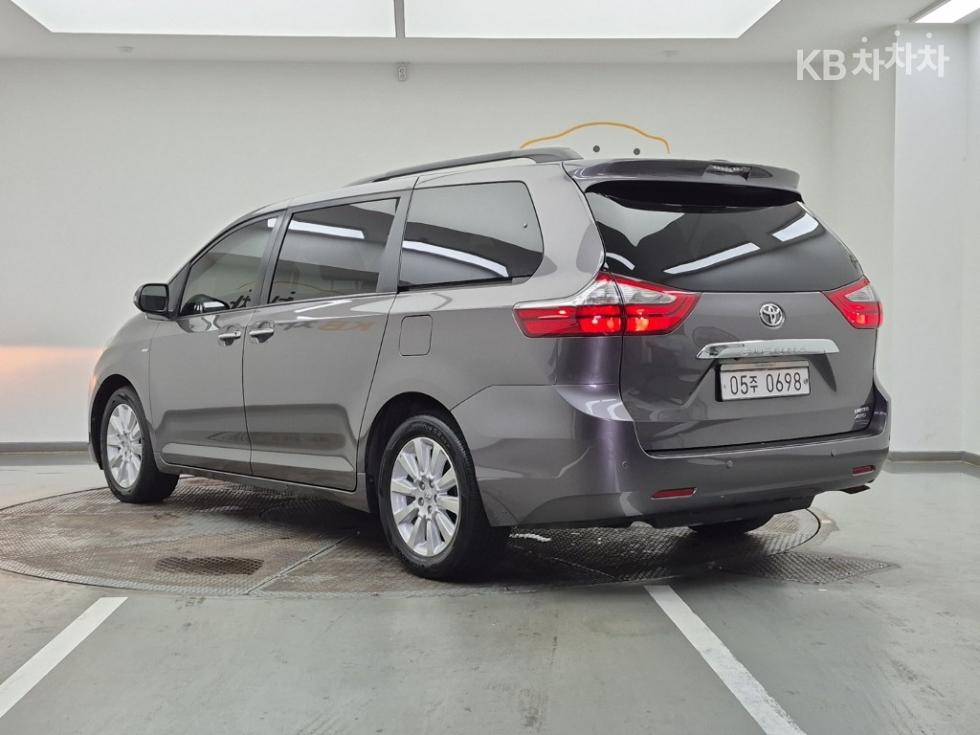 Toyota Sienna — miniaturë 3