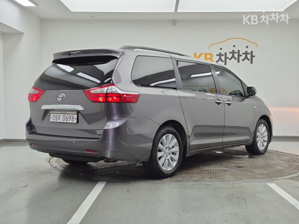 Toyota Sienna — miniaturë 4