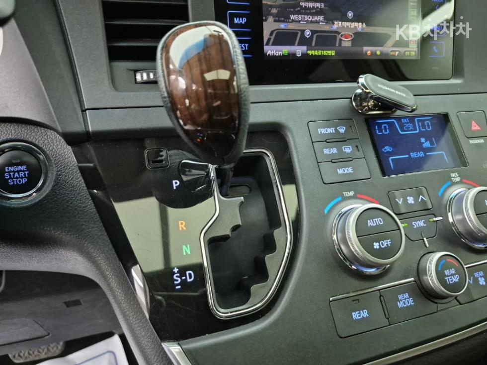 Toyota Sienna — miniaturë 8