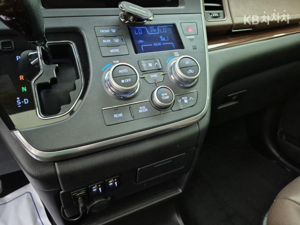 Toyota Sienna — miniaturë 10