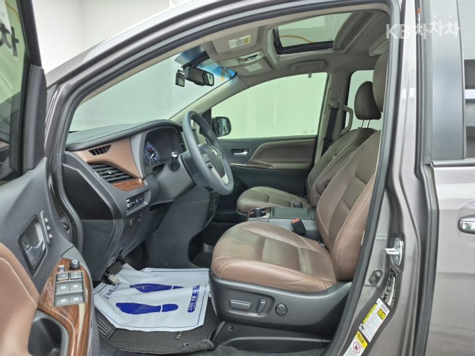 Toyota Sienna — miniaturë 11