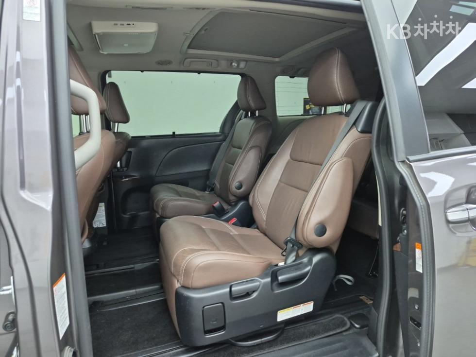 Toyota Sienna — miniaturë 12