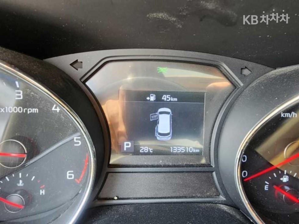 Kia Carnival — miniaturë 7
