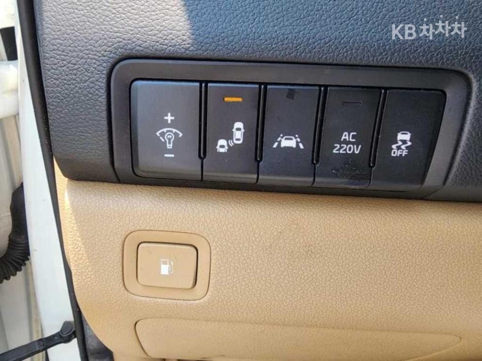 Kia Carnival — miniaturë 13