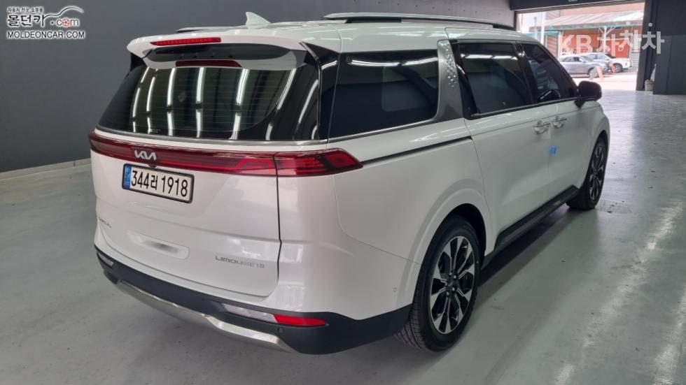 Kia Carnival — miniaturë 2