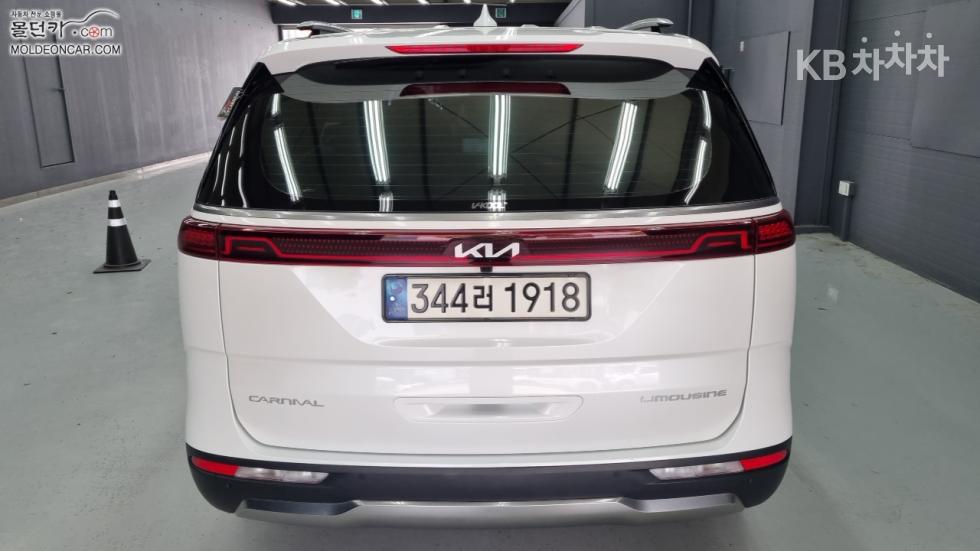 Kia Carnival — miniaturë 4