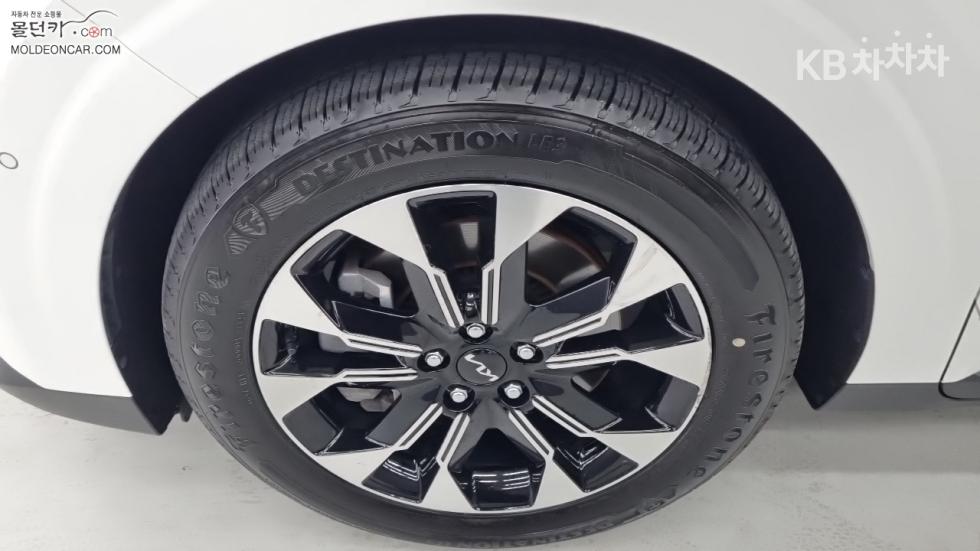 Kia Carnival — miniaturë 6