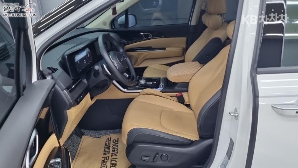 Kia Carnival — miniaturë 9