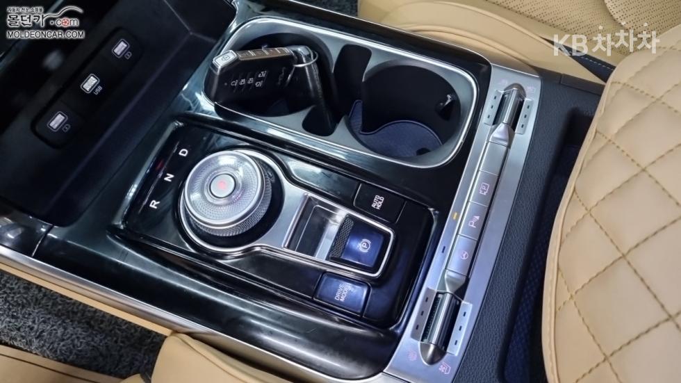 Kia Carnival — miniaturë 14