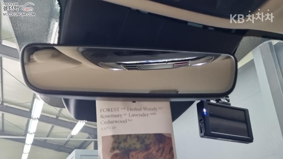 Kia Carnival — miniaturë 15