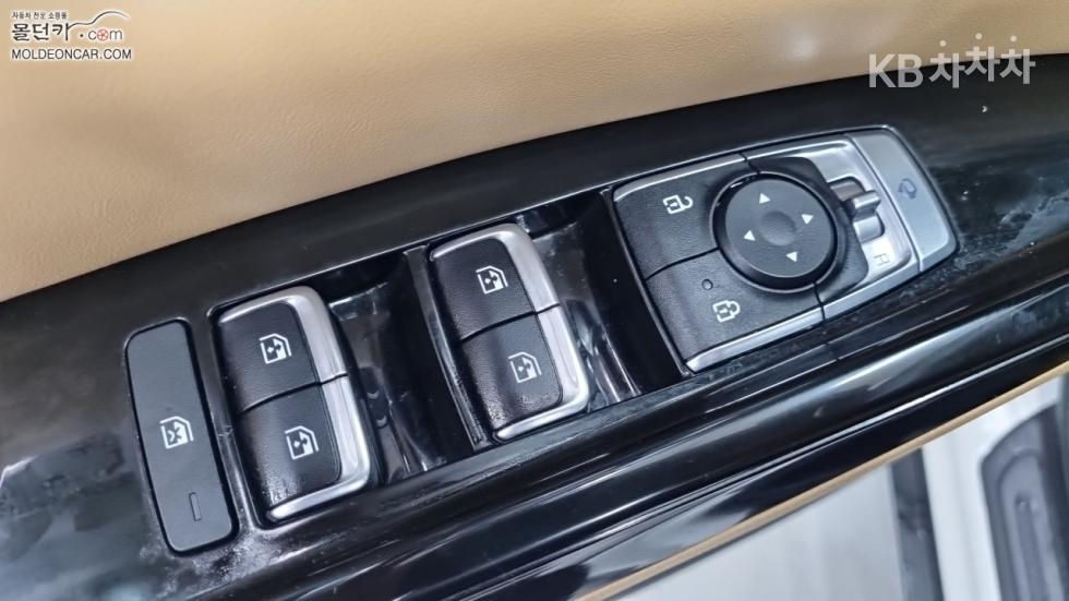 Kia Carnival — miniaturë 17