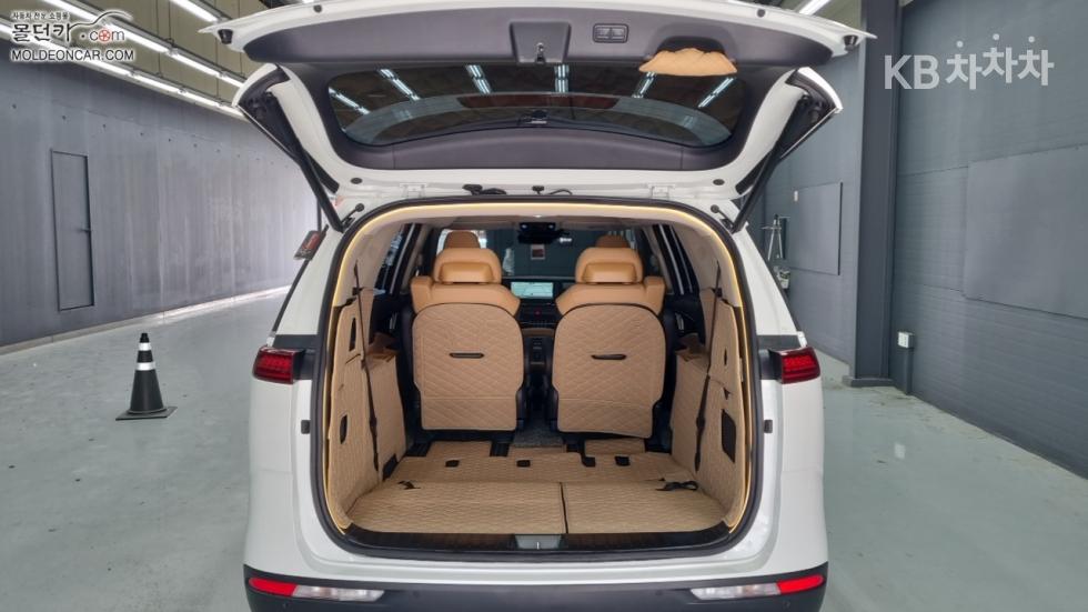 Kia Carnival — miniaturë 18