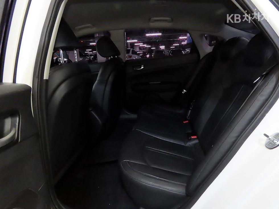 Kia K5 — miniaturë 7
