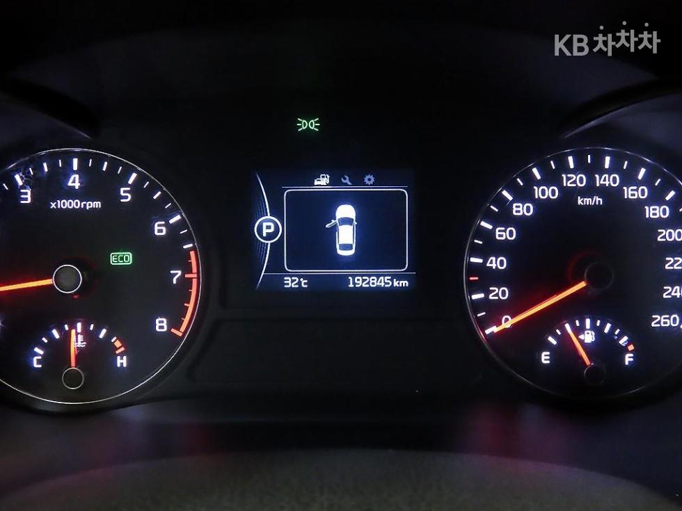 Kia K5 — miniaturë 9