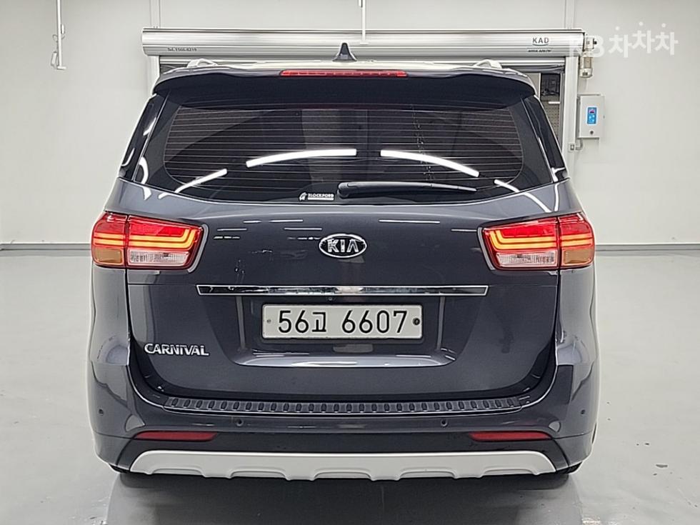 Kia Carnival — miniaturë 3
