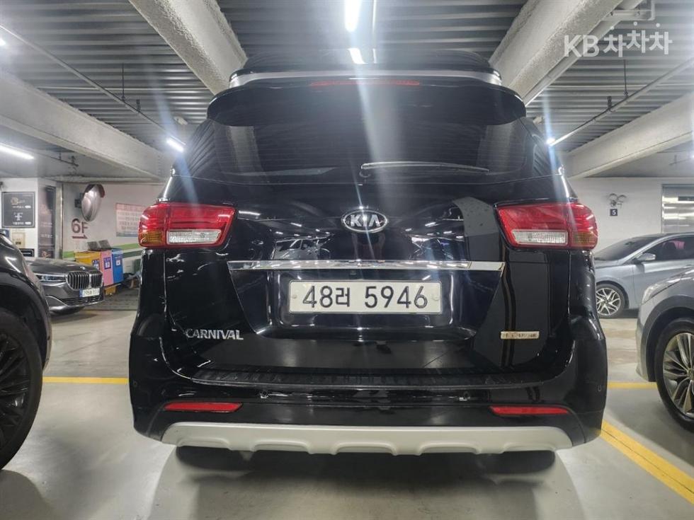 Kia Carnival — miniaturë 3