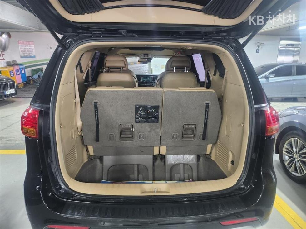 Kia Carnival — miniaturë 6