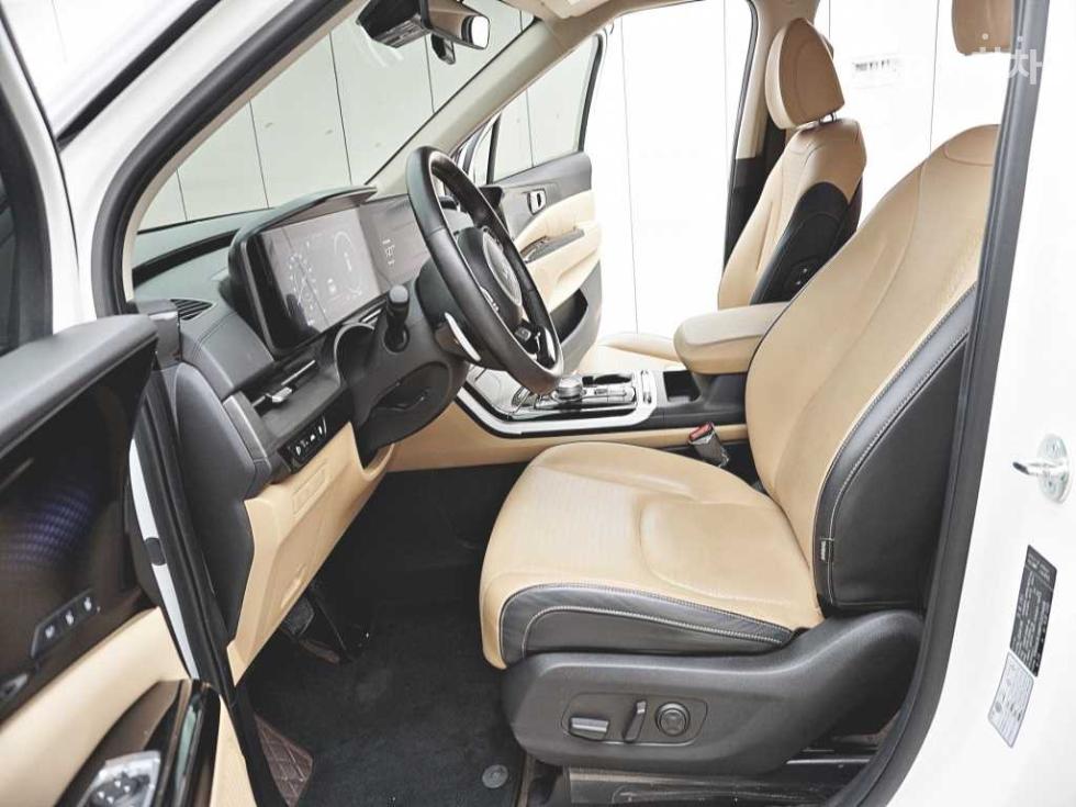 Kia Carnival — miniaturë 7
