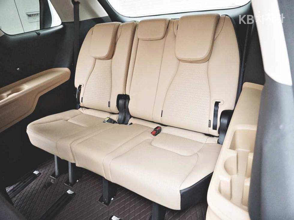 Kia Carnival — miniaturë 9