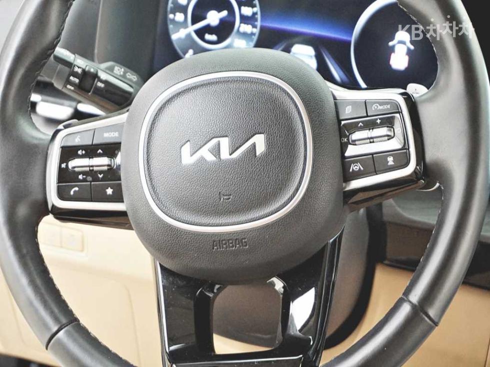 Kia Carnival — miniaturë 11