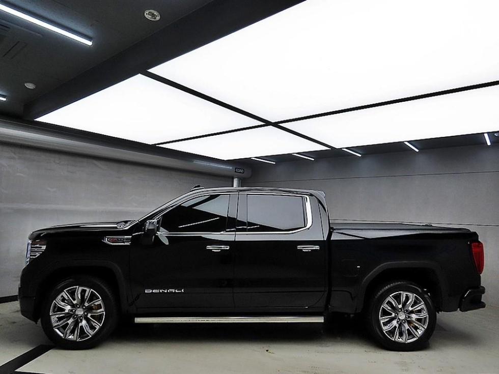 2023 GMC GMC photo