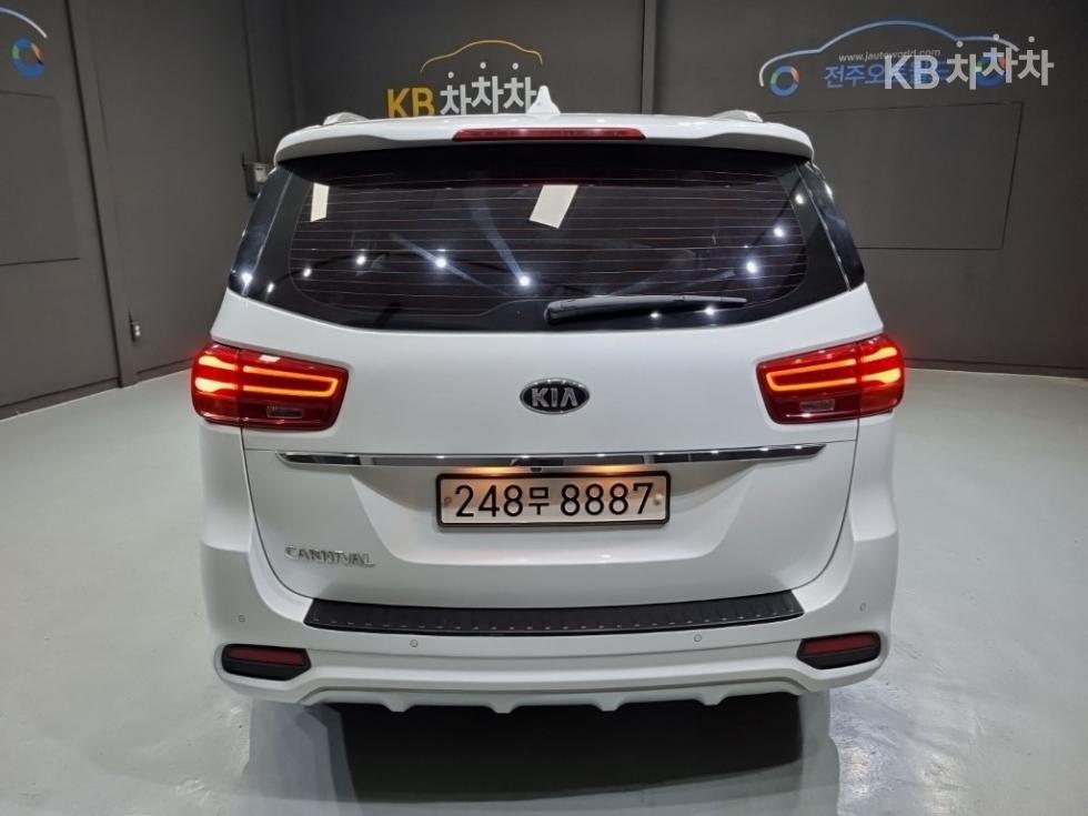 Kia Carnival — miniaturë 3