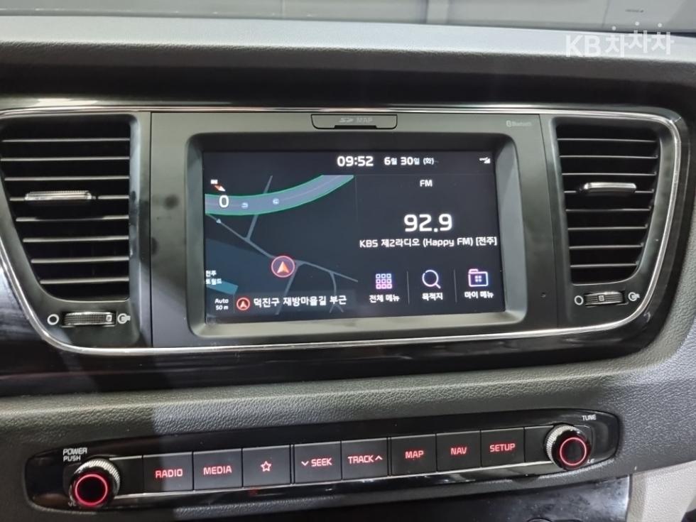 Kia Carnival — miniaturë 12