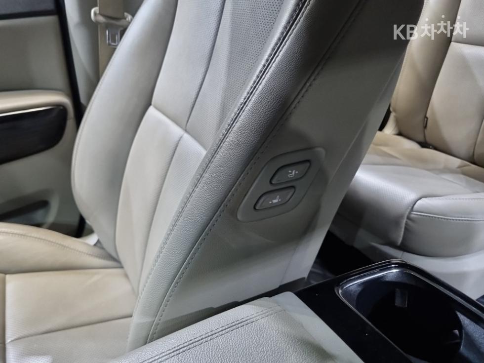 Kia Carnival — miniaturë 23